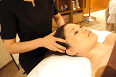 顔筋肉マッサージ